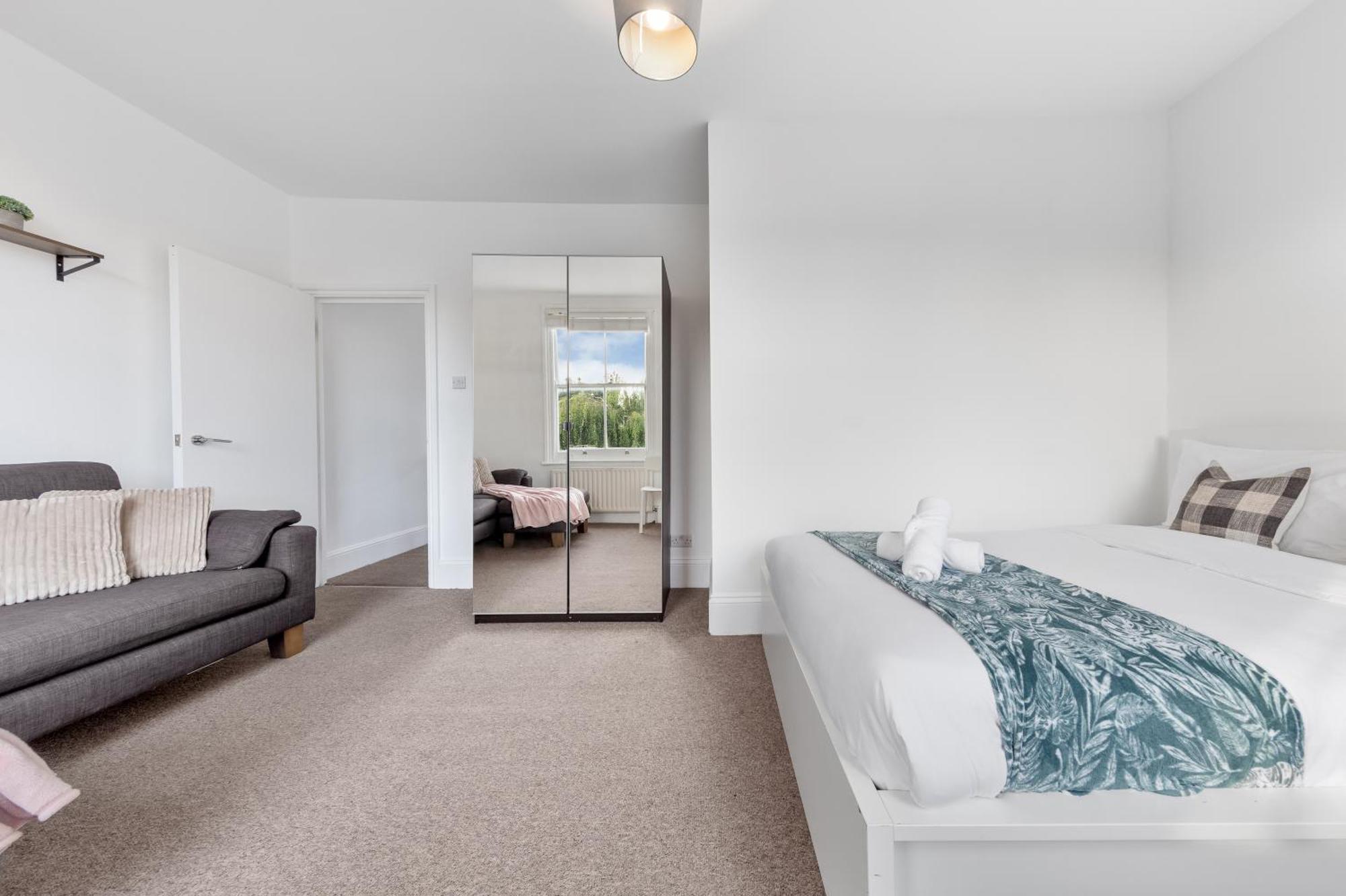 Luxury 4 Bedroom Flat With Stunning Shard View From Terrace In Central London! Next To Station, Sleeps 9 외부 사진