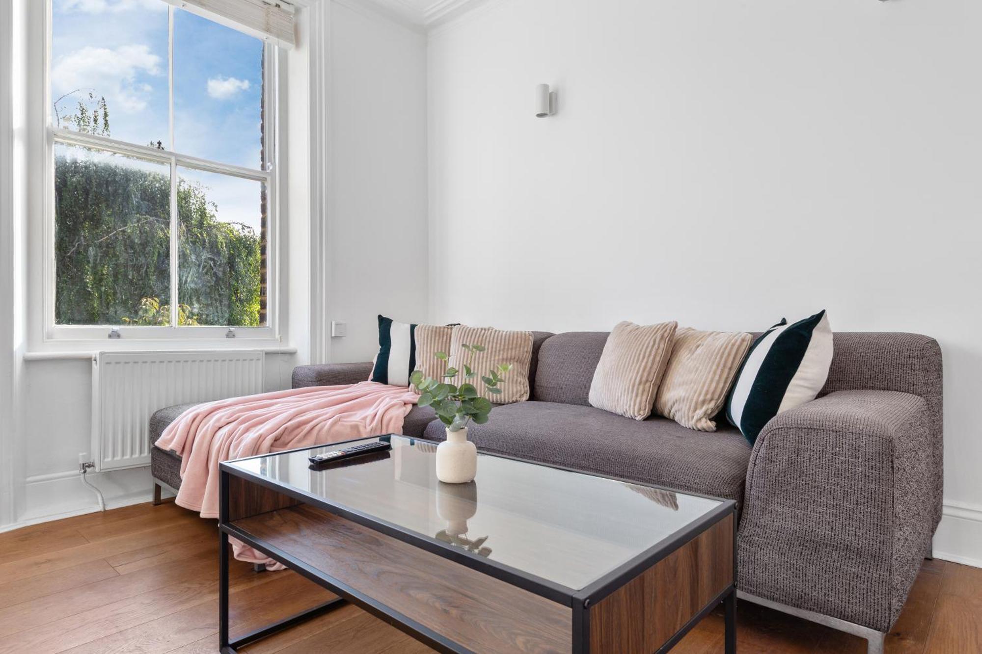 Luxury 4 Bedroom Flat With Stunning Shard View From Terrace In Central London! Next To Station, Sleeps 9 외부 사진