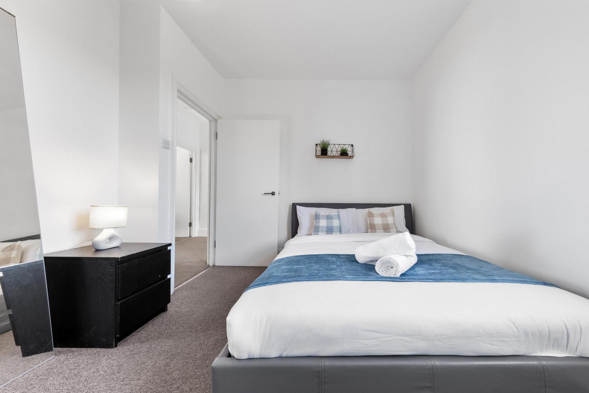 Luxury 4 Bedroom Flat With Stunning Shard View From Terrace In Central London! Next To Station, Sleeps 9 외부 사진