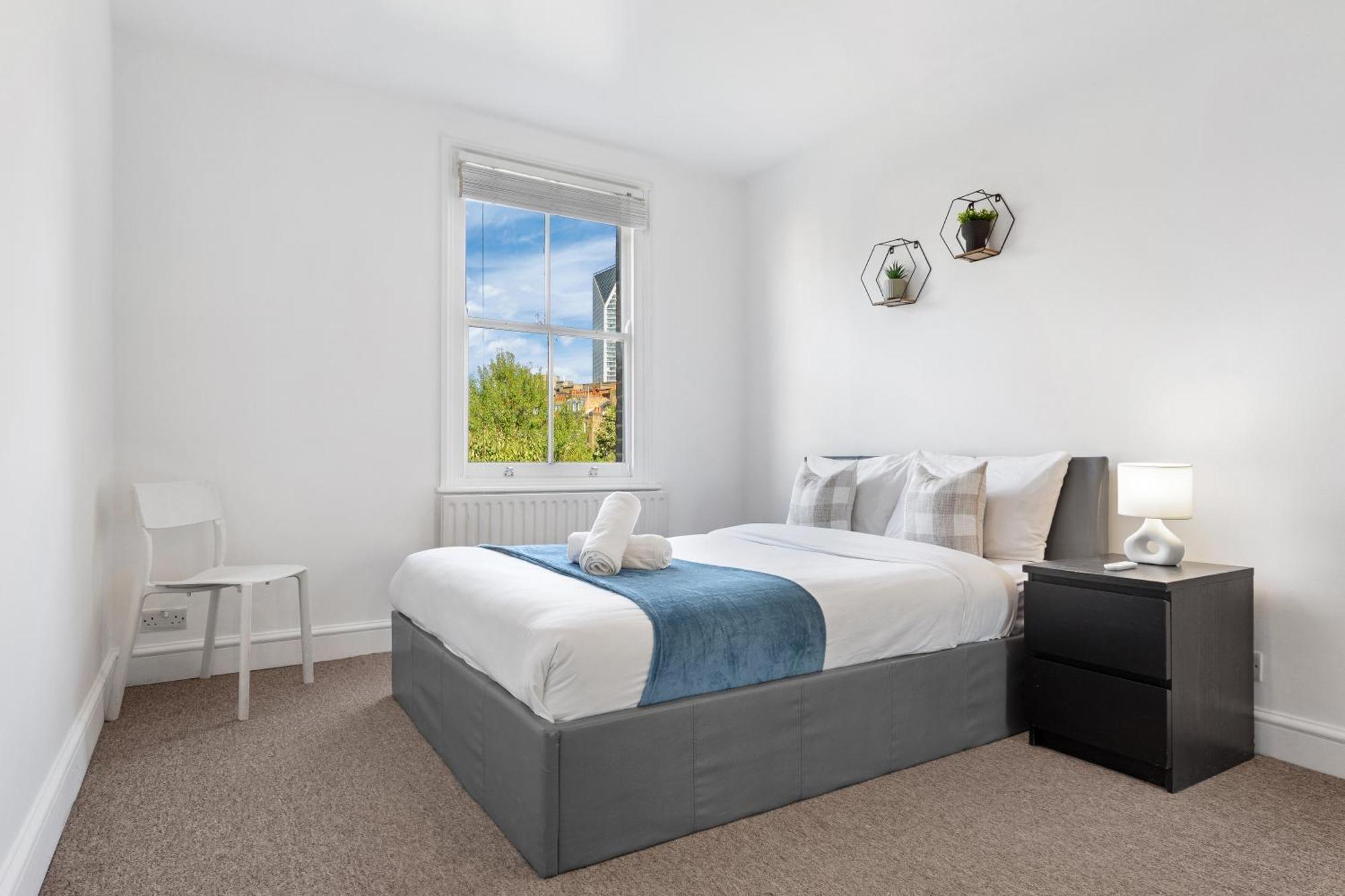 Luxury 4 Bedroom Flat With Stunning Shard View From Terrace In Central London! Next To Station, Sleeps 9 외부 사진