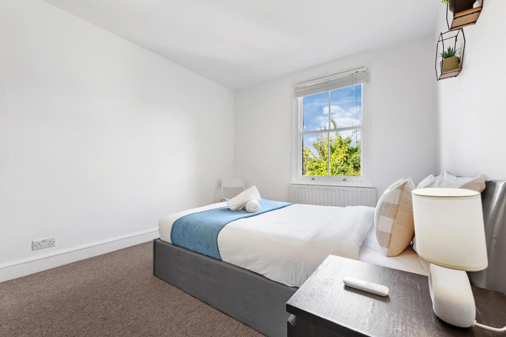 Luxury 4 Bedroom Flat With Stunning Shard View From Terrace In Central London! Next To Station, Sleeps 9 외부 사진