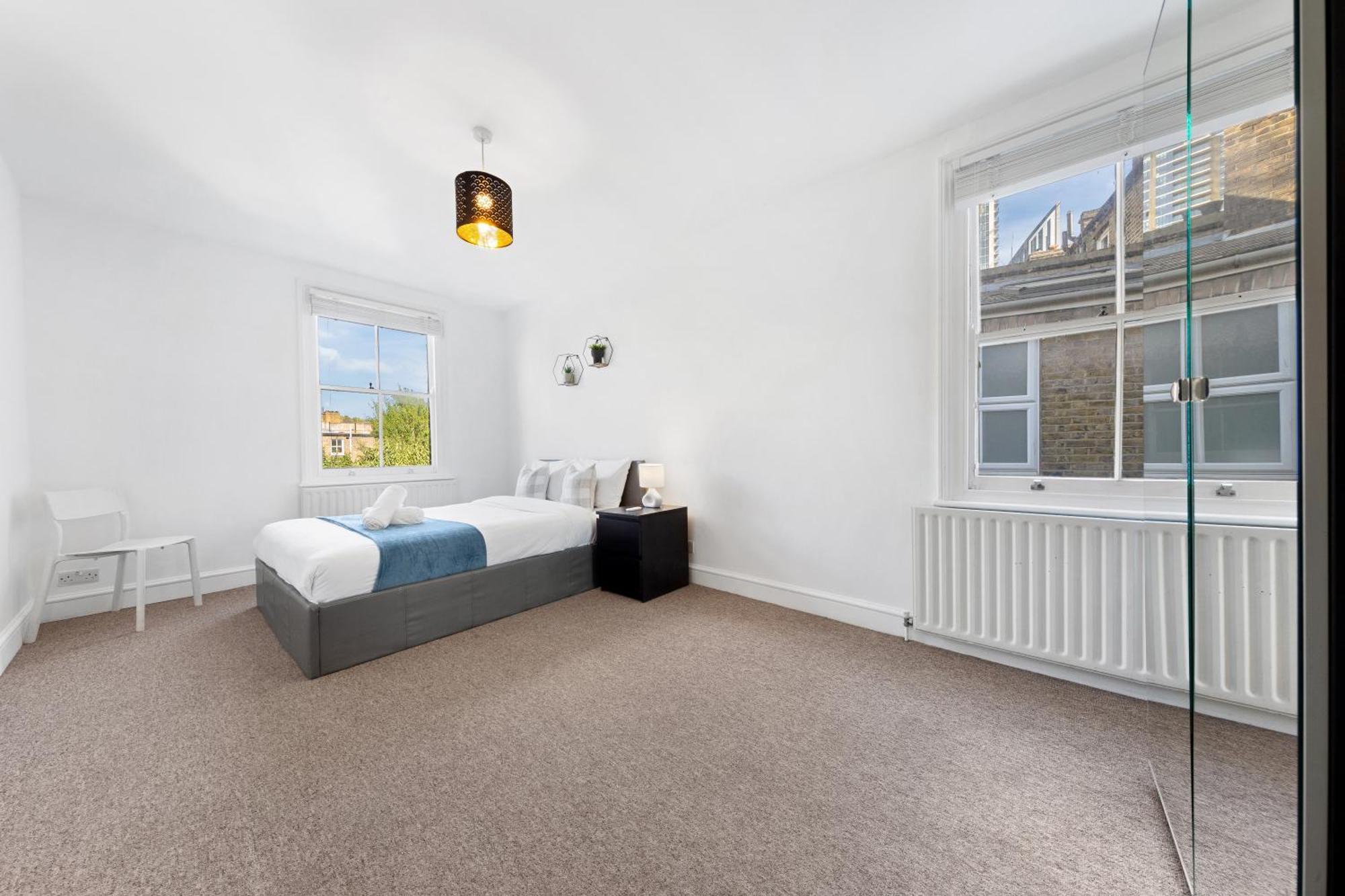 Luxury 4 Bedroom Flat With Stunning Shard View From Terrace In Central London! Next To Station, Sleeps 9 외부 사진