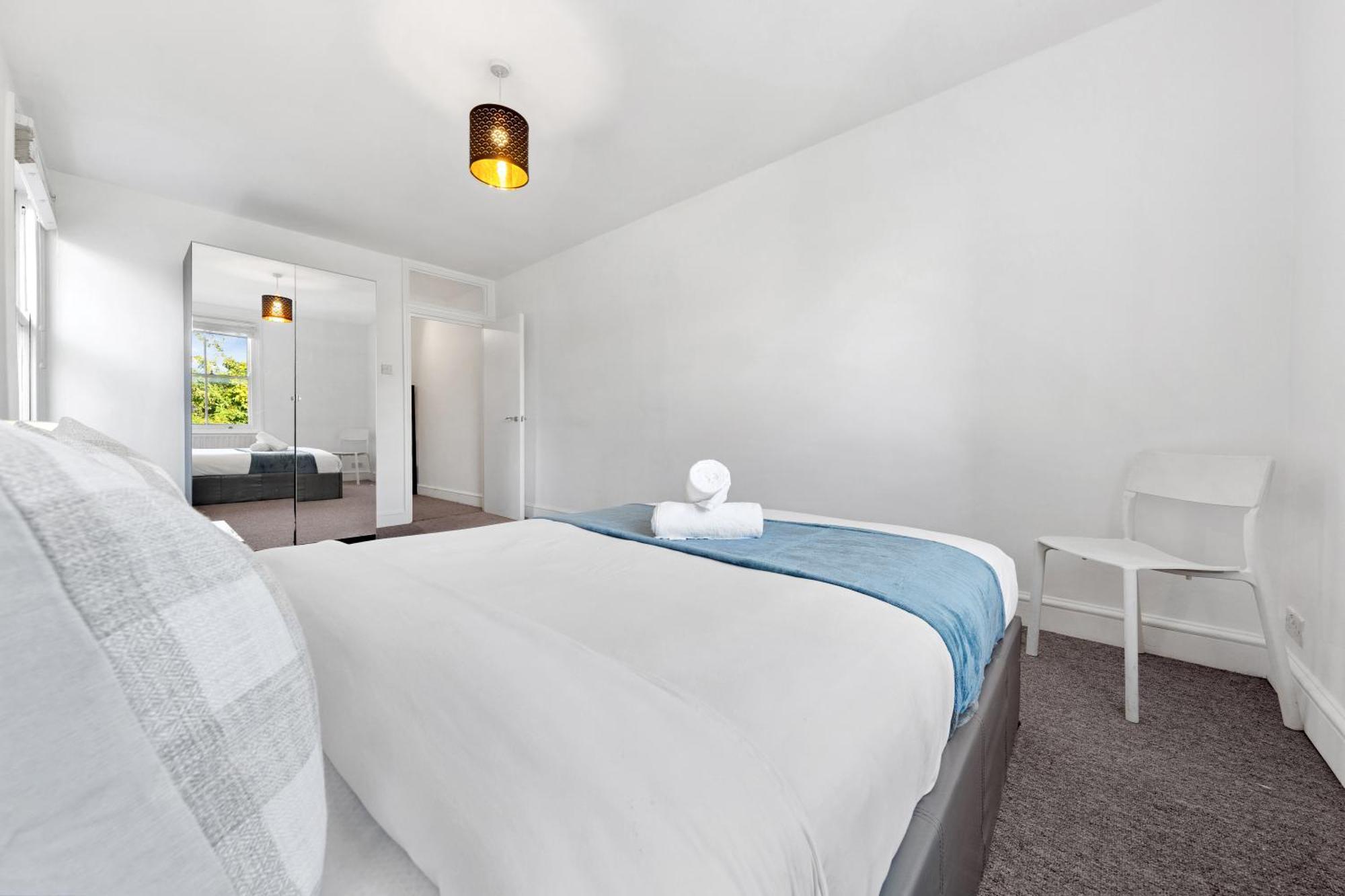 Luxury 4 Bedroom Flat With Stunning Shard View From Terrace In Central London! Next To Station, Sleeps 9 외부 사진