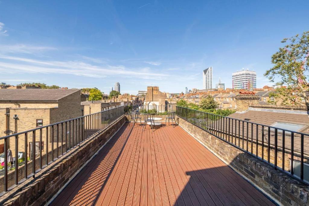Luxury 4 Bedroom Flat With Stunning Shard View From Terrace In Central London! Next To Station, Sleeps 9 객실 사진